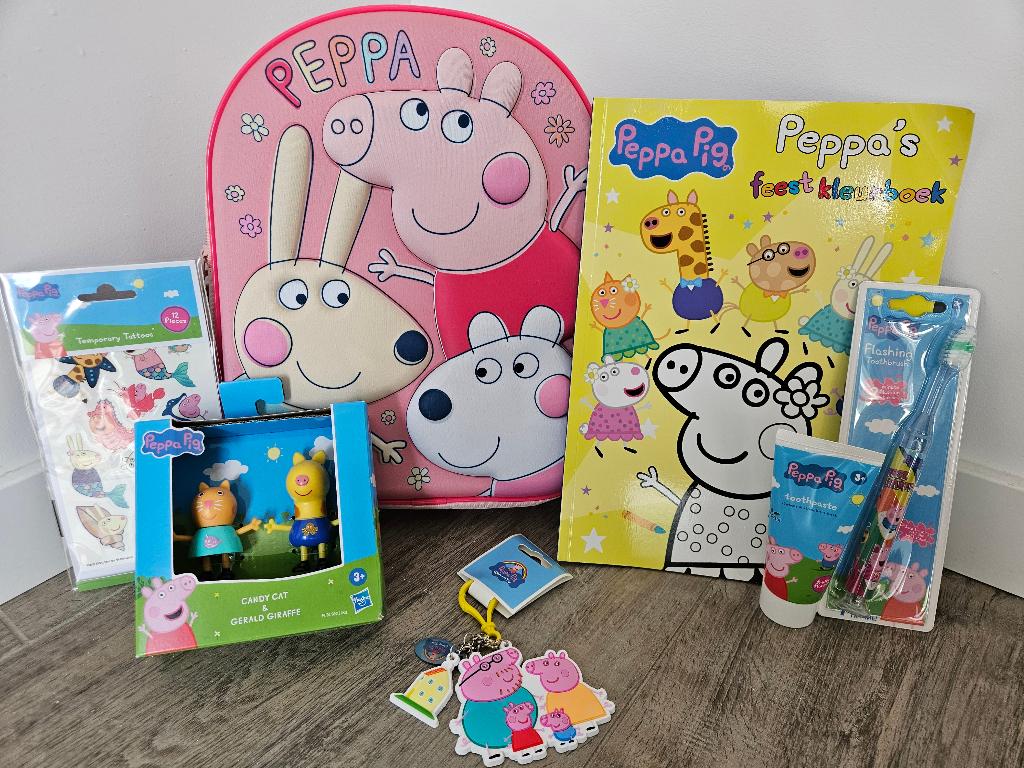 Cadeau pakket Peppa Pig + 2 Tickets Peppa Pig World, Ophalen of Verzenden, Nieuw