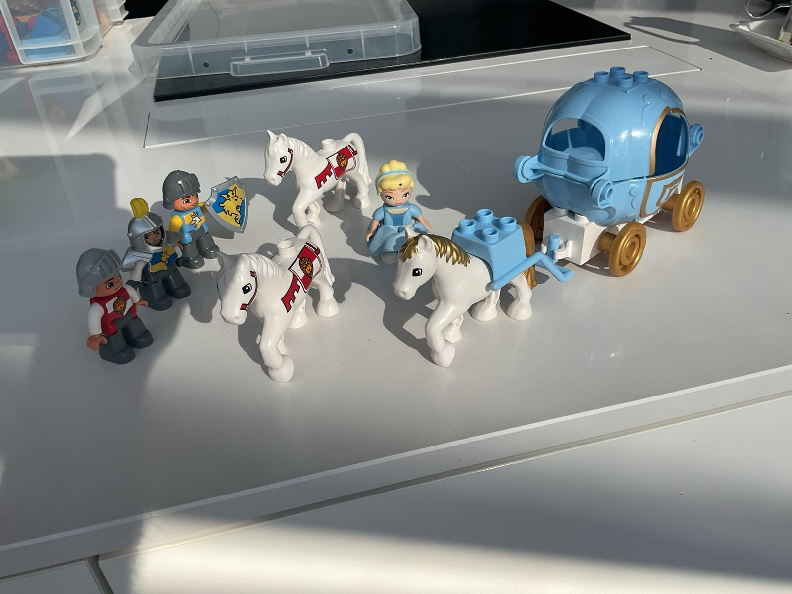 Duplo princes in koets met paard rn ridders te pasrd, Ophalen, Zo goed als nieuw, Duplo