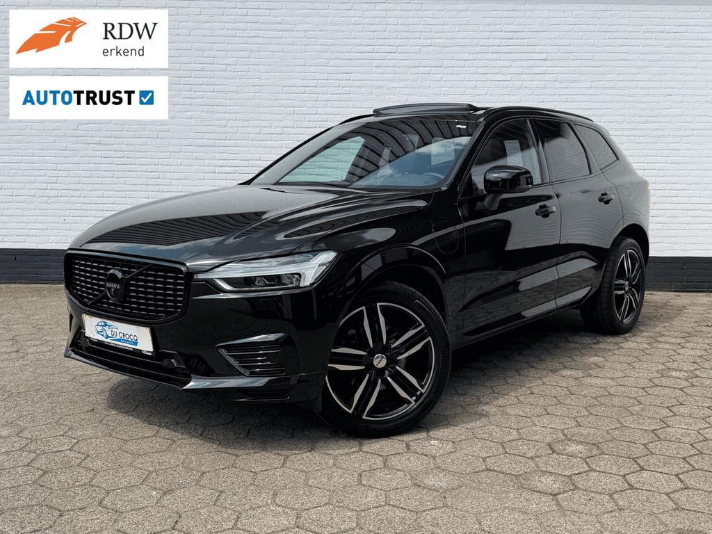 Volvo XC60 Recharge T6 AWD R-Design l PANO l TREKHAAK l 360, Auto's, Gebruikt, Zwart, 1969 cc, Leder en Stof