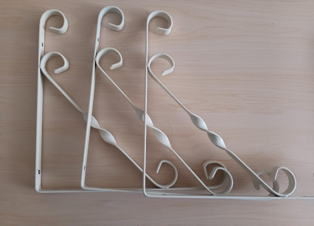 3 metalen plankdragers ornament bracket white, Huis en Inrichting, Woonaccessoires | Wandplanken en Boekenplanken, Ophalen of Verzenden