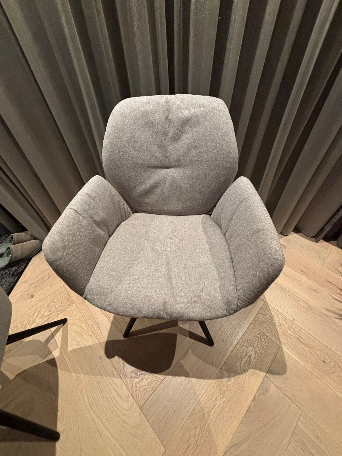 Drie comfortabele Mobitec stoelen, Ophalen, Zo goed als nieuw, 75 tot 100 cm, Stof