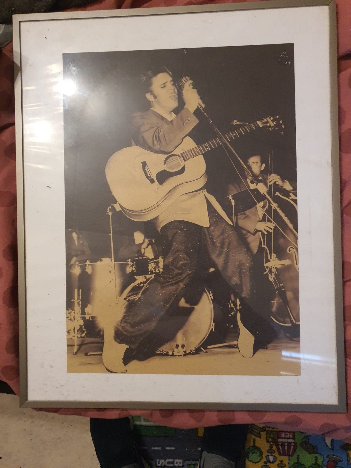 Ingelijste foto/poster van Elvis Presley, Minder dan 50 cm, Gebruikt, Ophalen of Verzenden, Foto of Poster