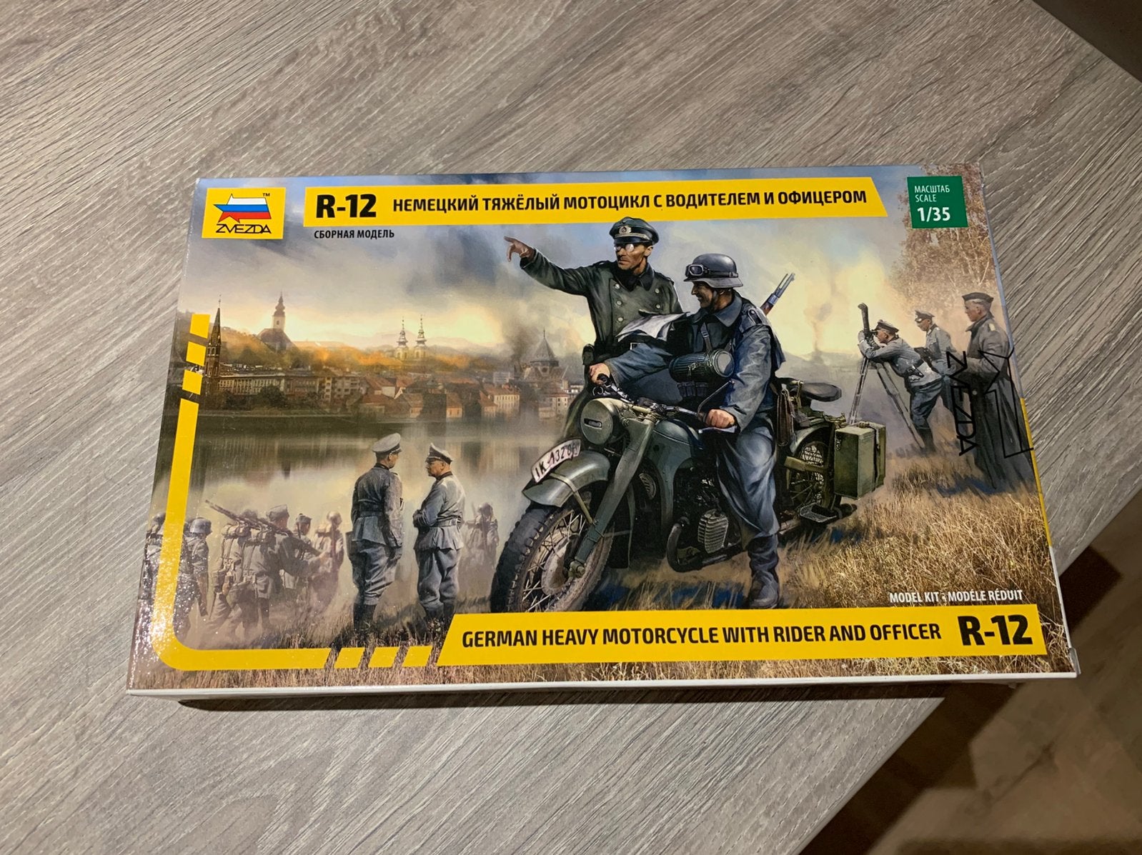 Zvezda BMW R-12 motor 1/35 bouwdoos, Overige merken, 1:32 tot 1:50, Overige typen, Ophalen of Verzenden