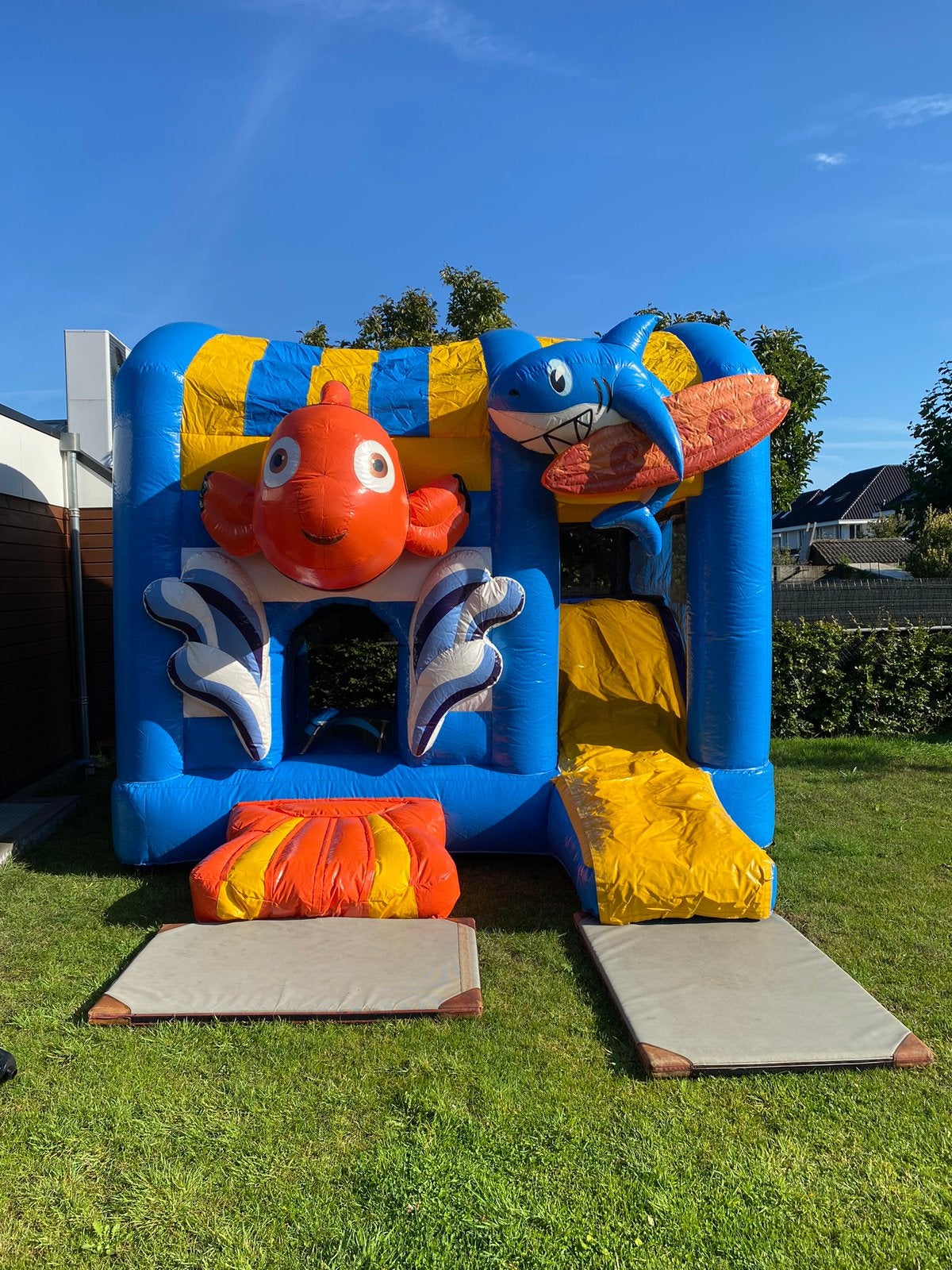 Springkussen multiplay nemo te huur / huren, Ophalen, Zo goed als nieuw, Overige
