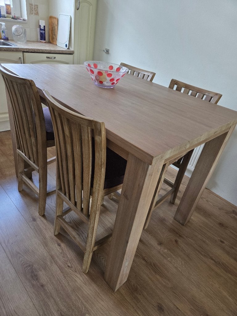 Bartafel met 4 krukken, Ophalen, Gebruikt