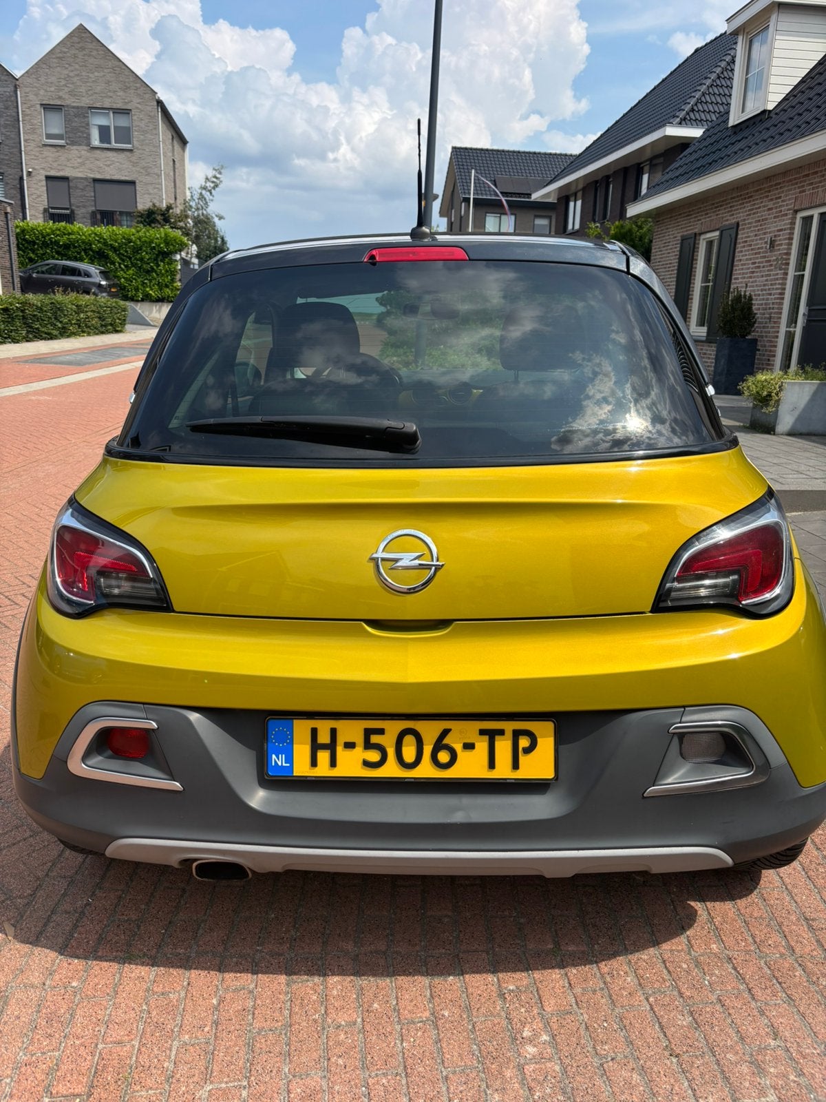 Opel ADAM 1.0 Turbo 116PK Start&stop 3D 2014 Geel, Auto's, Voorwielaandrijving, ADAM, 40 €/maand, 1041 kg