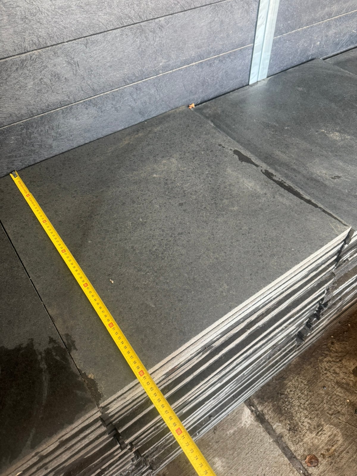 160 Italiaanse granieten vloertegels 60x60 cm – Gepolijst, 60 cm of meer, Gebruikt, Graniet, Ophalen of Verzenden