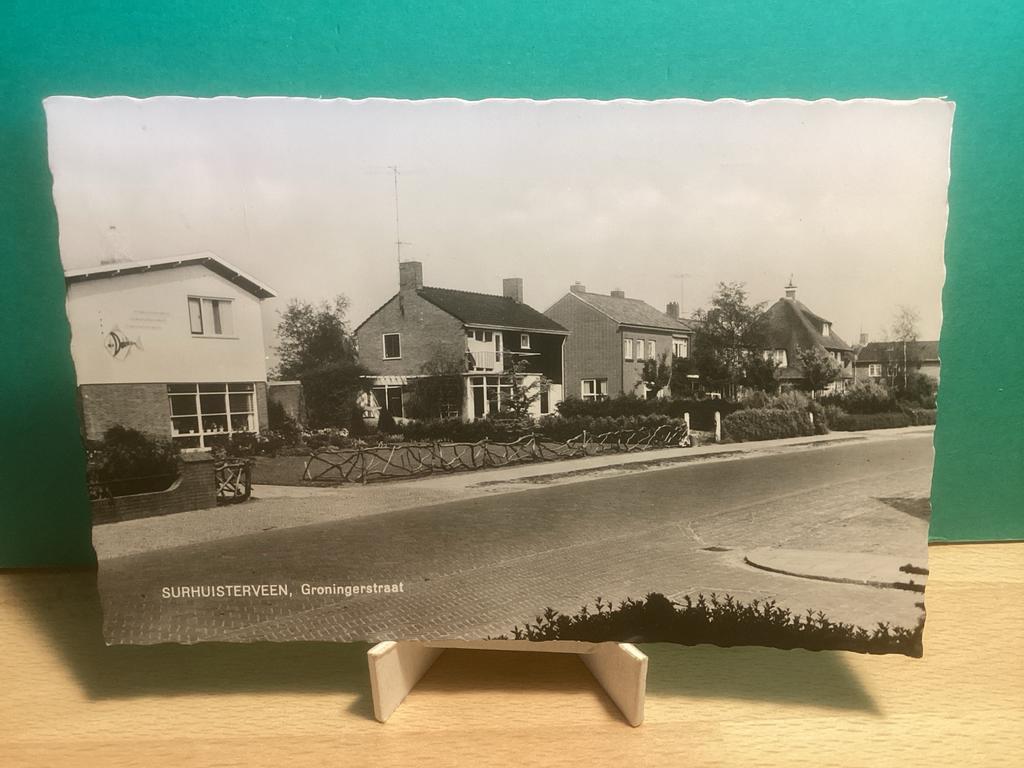 Surhuisterveen, Groningerstraat.   936, Verzamelen, Ansichtkaarten | Nederland, Ophalen of Verzenden, 1940 tot 1960, Gelopen, Friesland