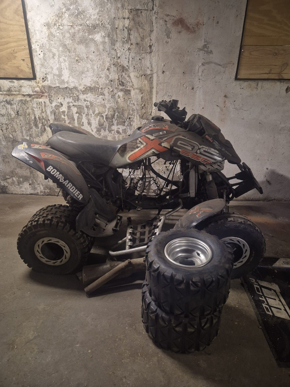 Bombardier 650 Quad "PROJECT", Motoren, Ophalen, Gebruikt
