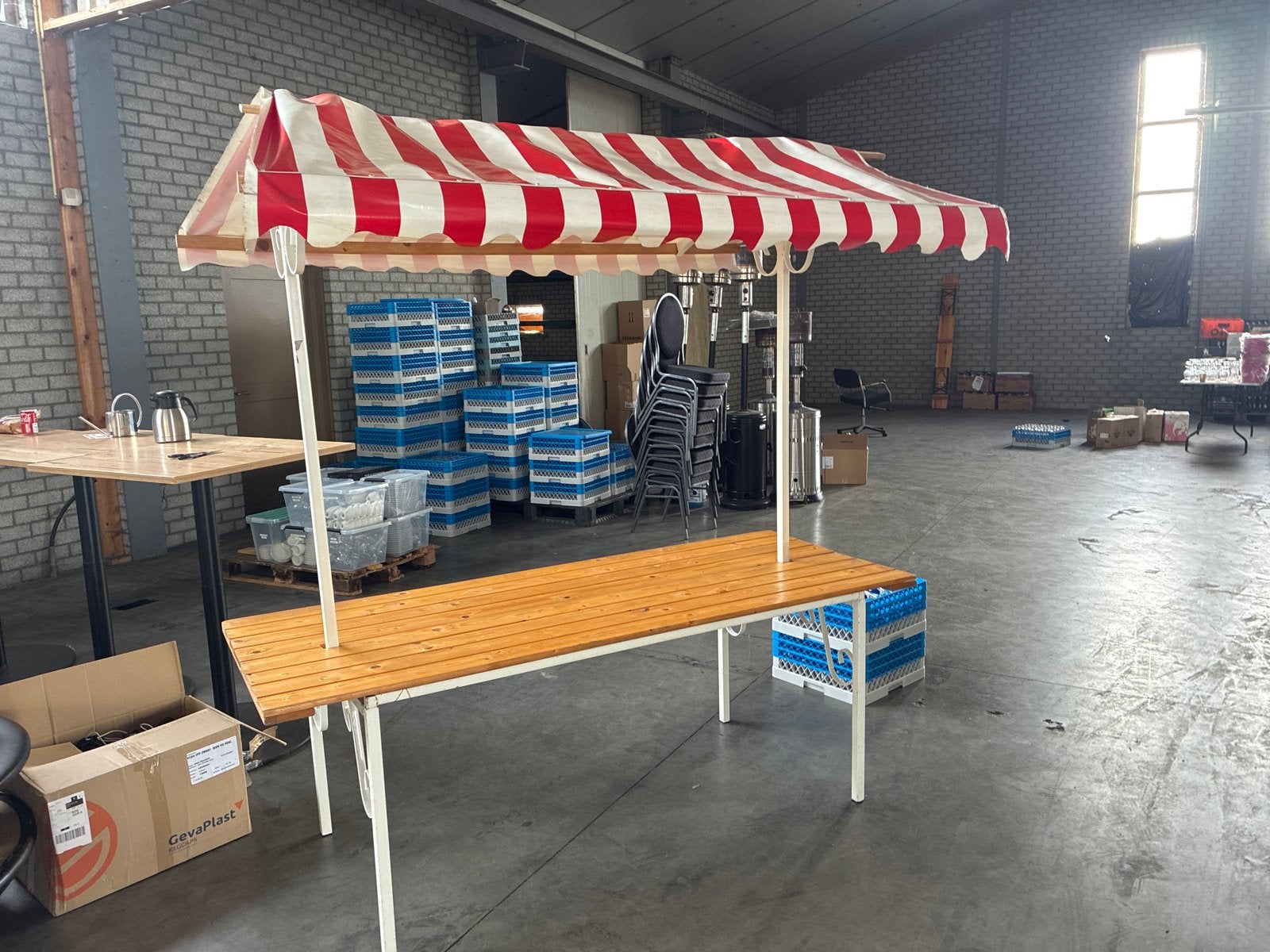 Marktkraam met rood-wit gestreept dak - Opvouwbaar, Gebruikt, Opvouwbaar, Overige typen, Minder dan 4 meter