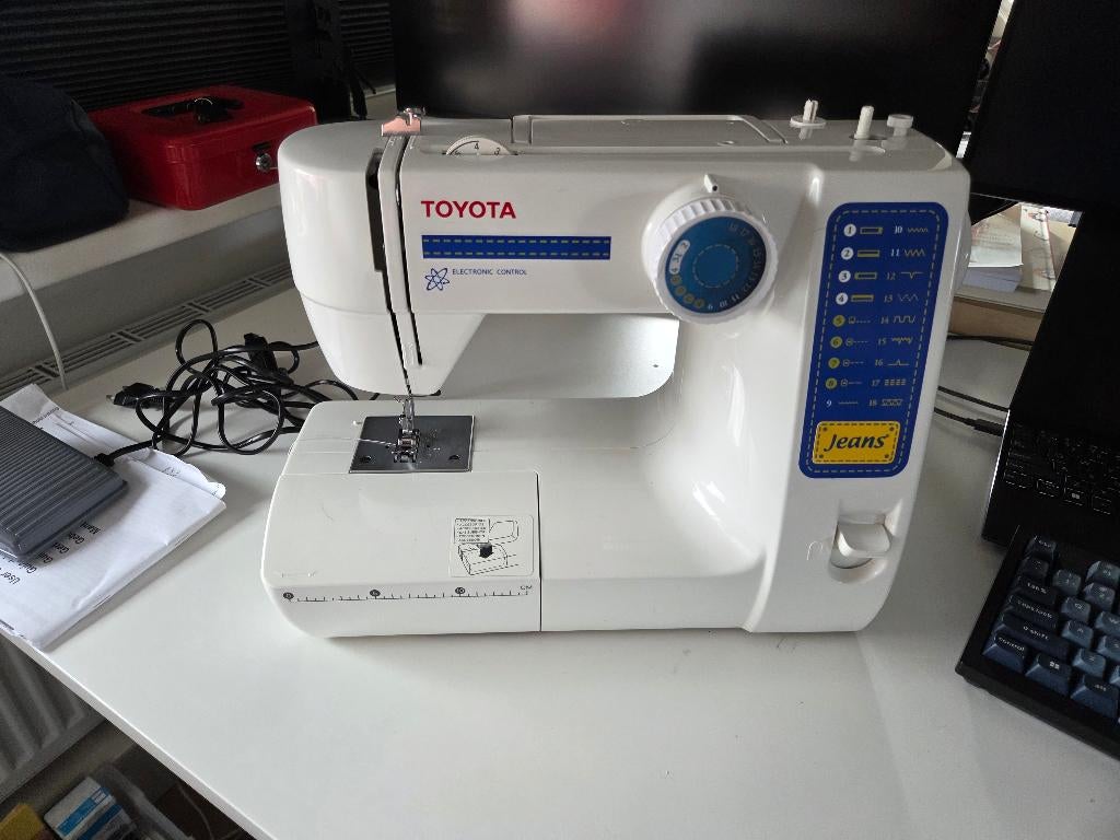 naaimachine Toyota Jeans JFS18, Ophalen of Verzenden, Gebruikt, Naaimachine, Overige merken