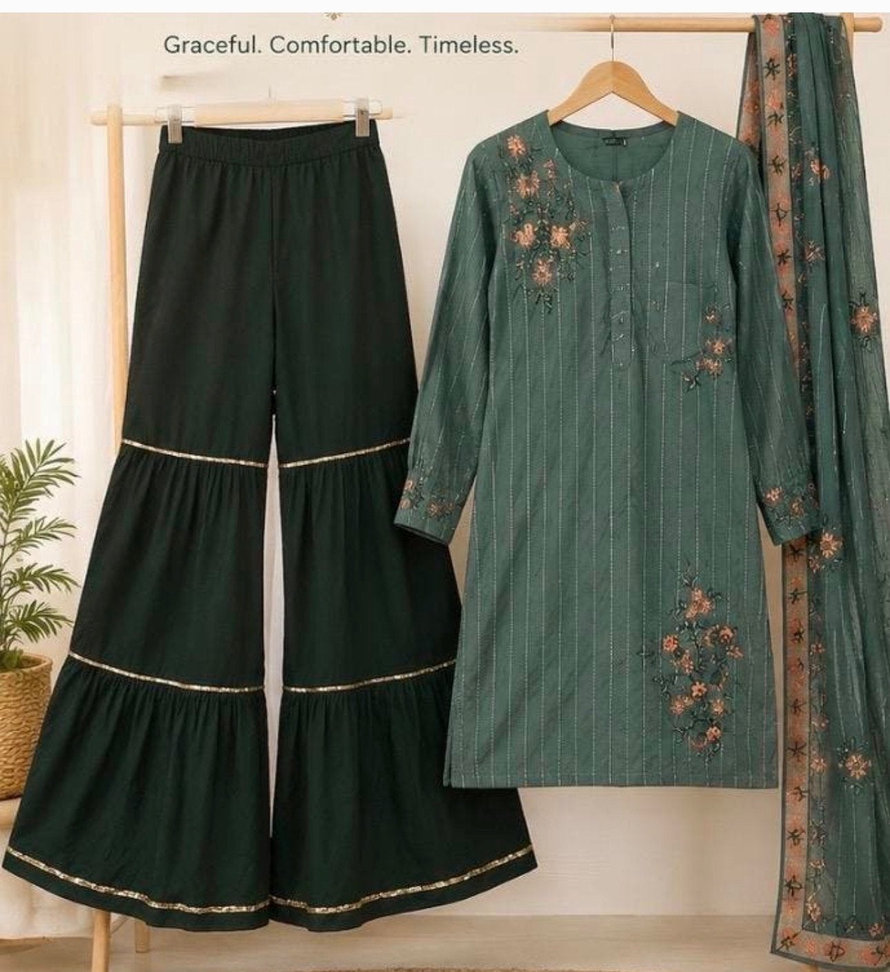 Mooie Kurta set met broek en sjaal, Kleding | Dames, Maat 38/40 (M), Ophalen of Verzenden, Zo goed als nieuw, Onder de knie
