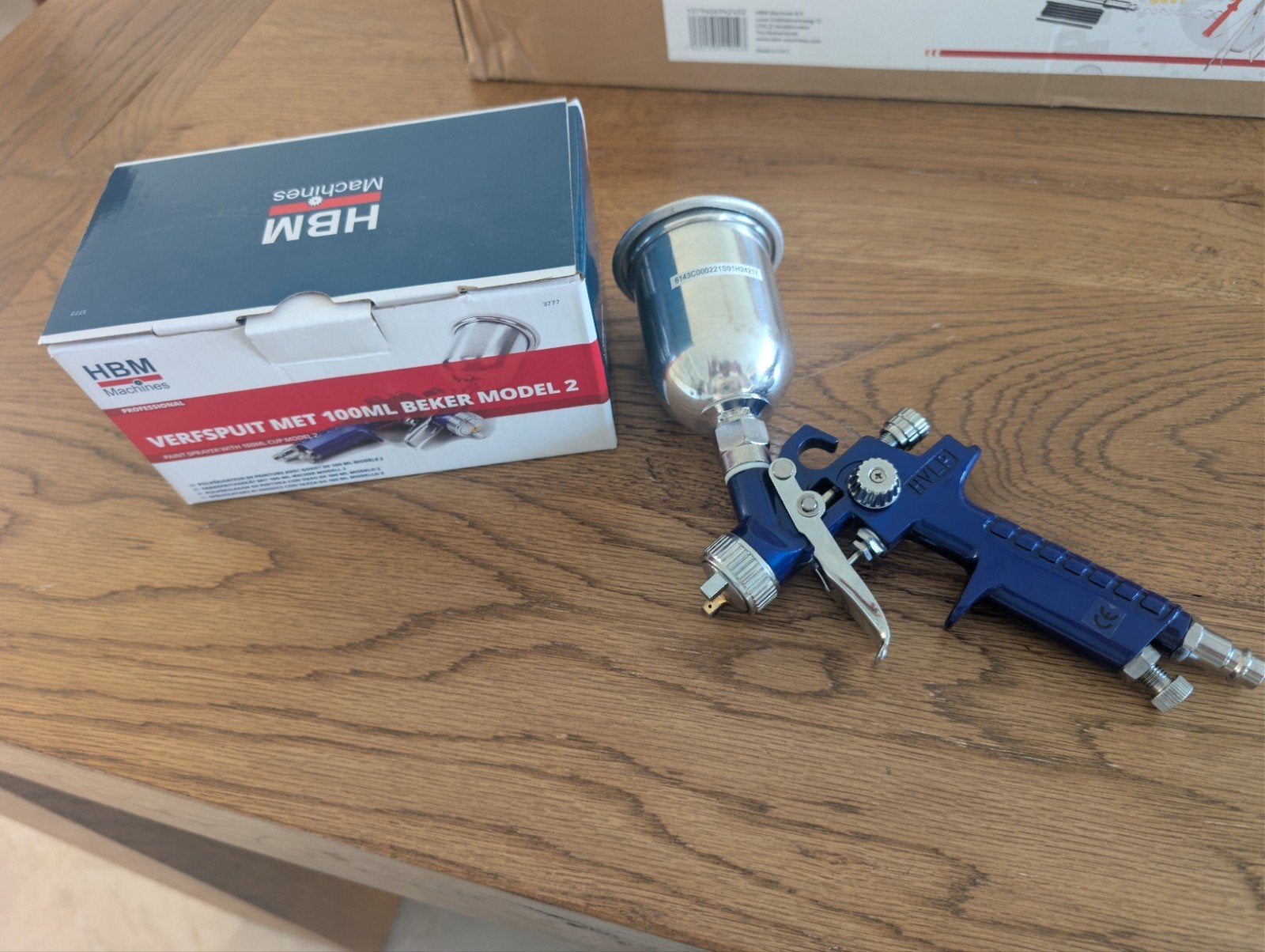 Nieuw: HBM Verfspuit met 100ml Beker Model 2, Doe-het-zelf en Verbouw, Ophalen, Zo goed als nieuw, Verfspuit of Verfpomp