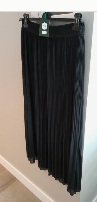 Nieuwe zwarte plissé rok van La Linde, maat S/M, Kleding | Dames, Rokken, Zwart, Nieuw, Ophalen of Verzenden, Maat 36 (S)