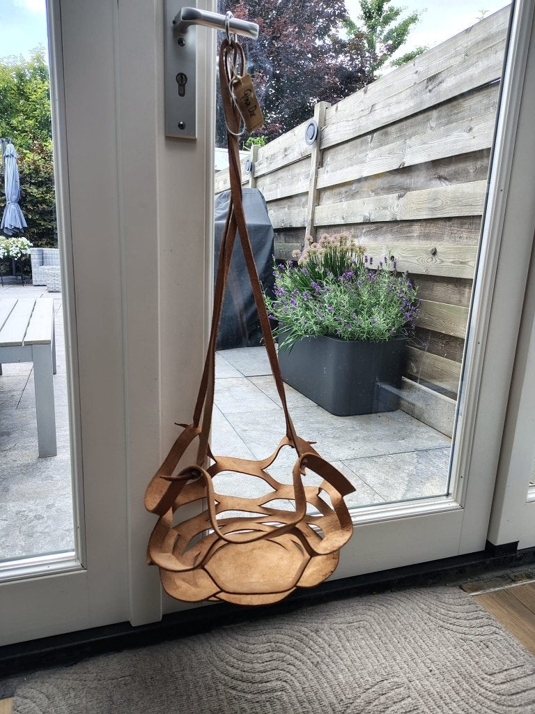 Plantenhanger van bruin leer, merk Gina Da, Overige materialen, Gebruikt, Rond, Binnen