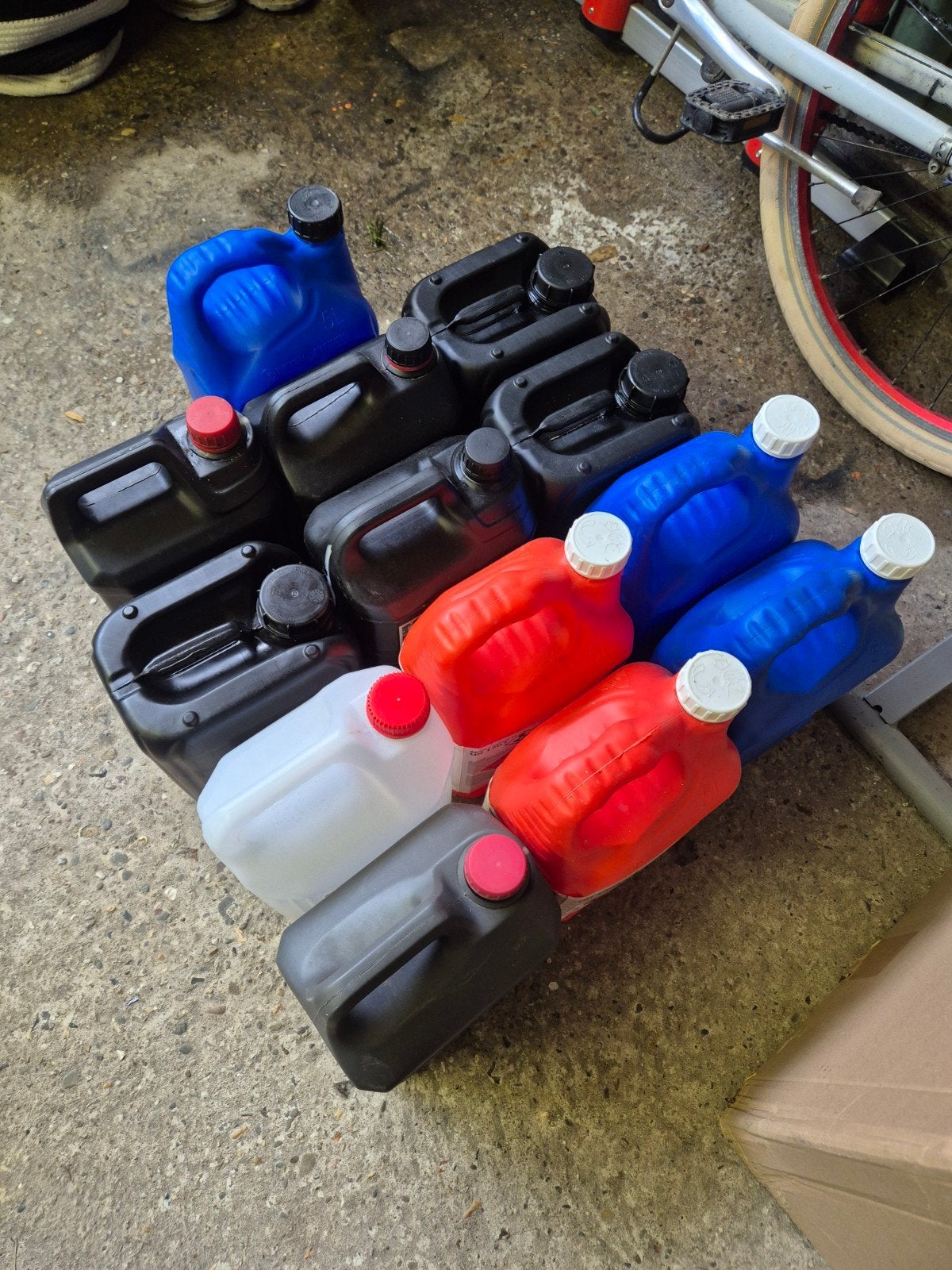 13x 5 liter jerrycans - Benzine/Diesel/Aspen geschikt, Ophalen of Verzenden