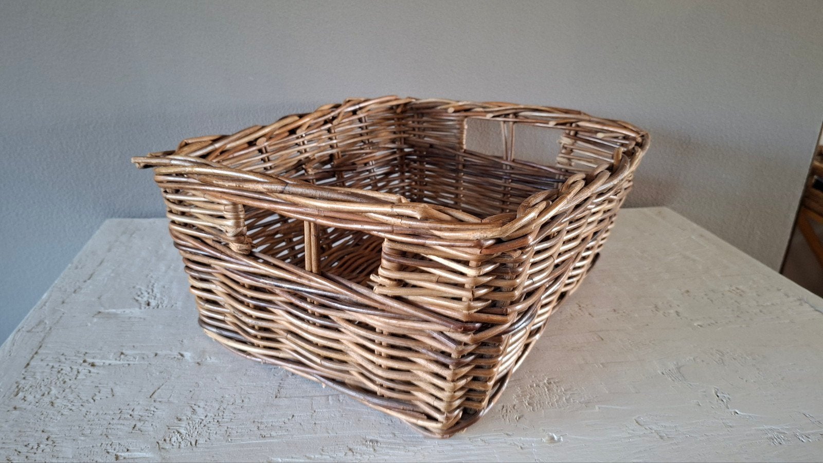 Landelijke rotan opbergmand / rieten mand 45x36x18 cm, Gebruikt, Mand, Ophalen of Verzenden, Riet