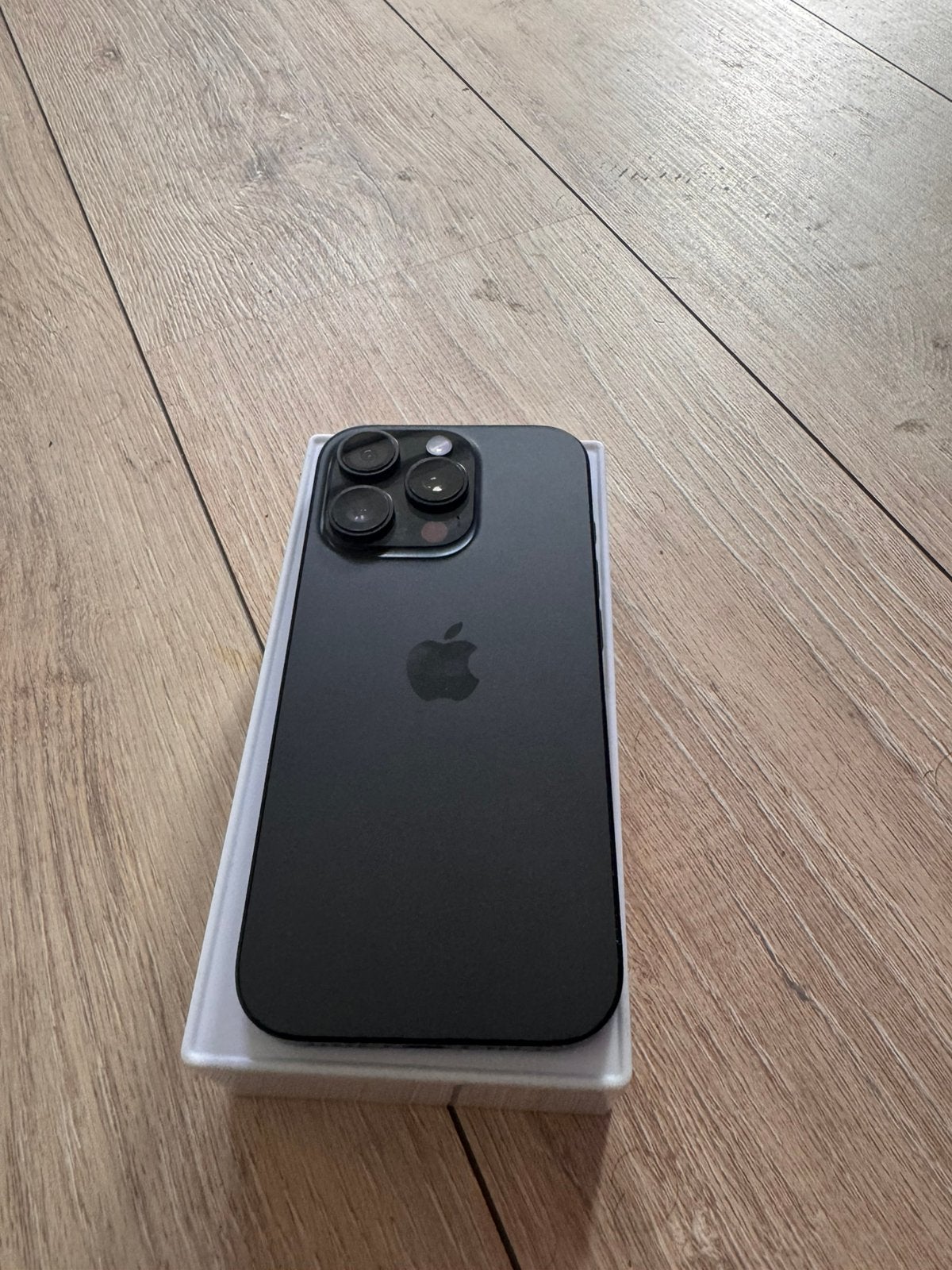 Foto 3 van iPhone 16 pro