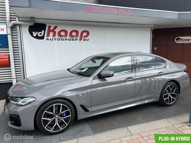 BMW 5-serie 545e xDrive High Executive Edition M-sport soft-, Automaat, Gebruikt, Zwart, 394 pk