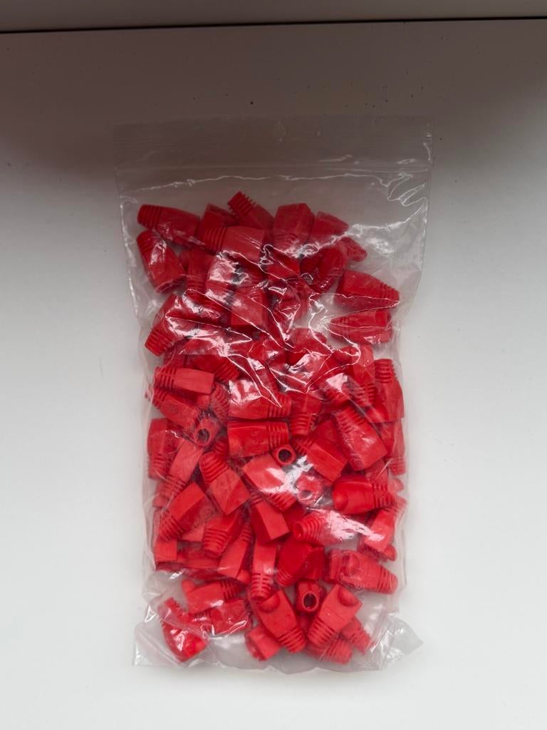 Zakje met rode RJ45 connector beschermhoesjes, Computers en Software, Ophalen, Nieuw