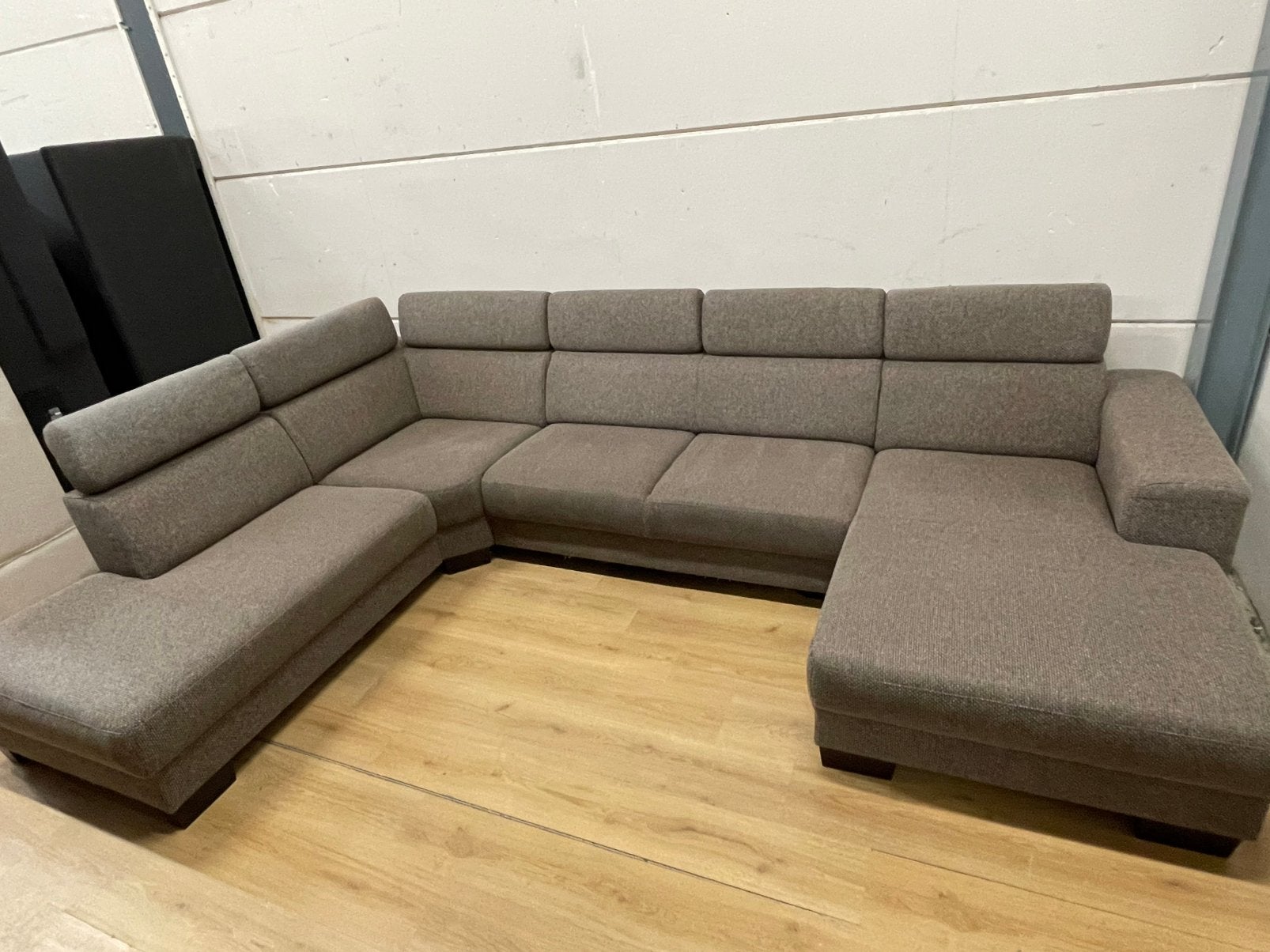 Foto 2 van Mooie luxe bruine u bank met hoofdsteunen - GEREINIGD!!!