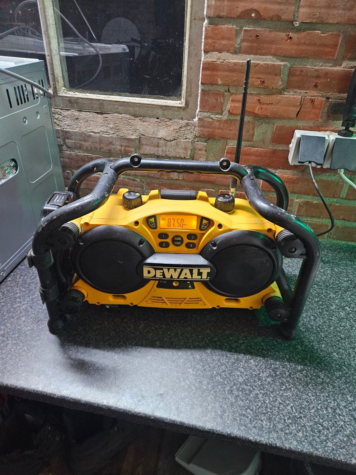 Dewalt Bouwradio, Gebruikt, Dewalt, Stanley Black & Decker, Inc. 701 E Joppa Rd, Towson, MD 21286, USA, Ophalen of Verzenden