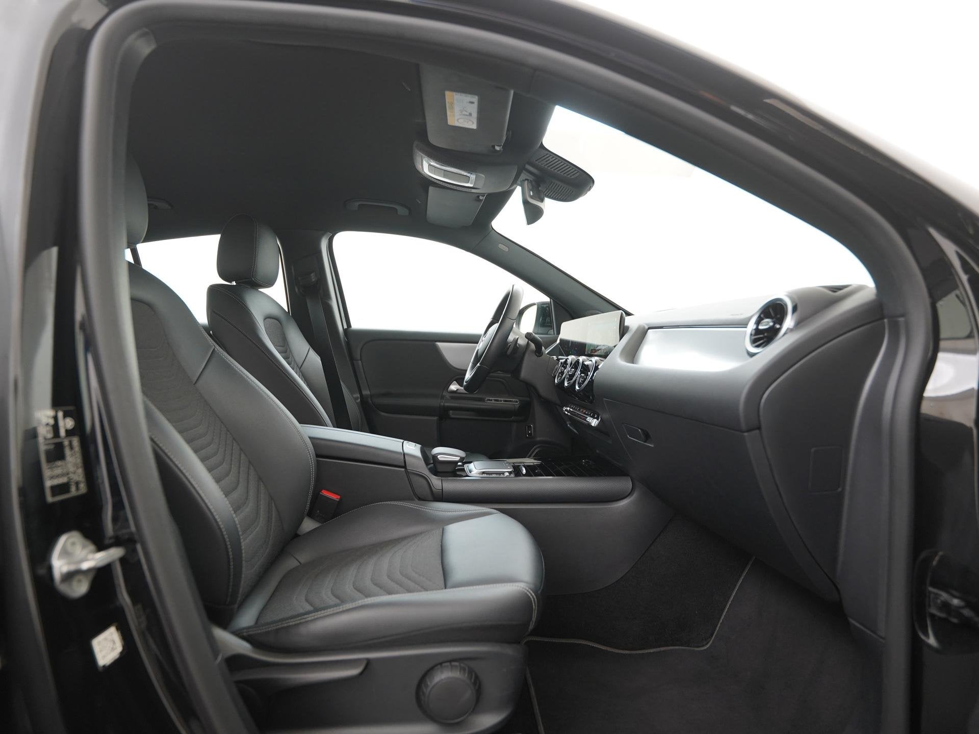 Mercedes-Benz GLA-klasse 250e Business Line | Trekhaak | Wid, 4 cilinders, Leder en Stof, Zwart, Bedrijf