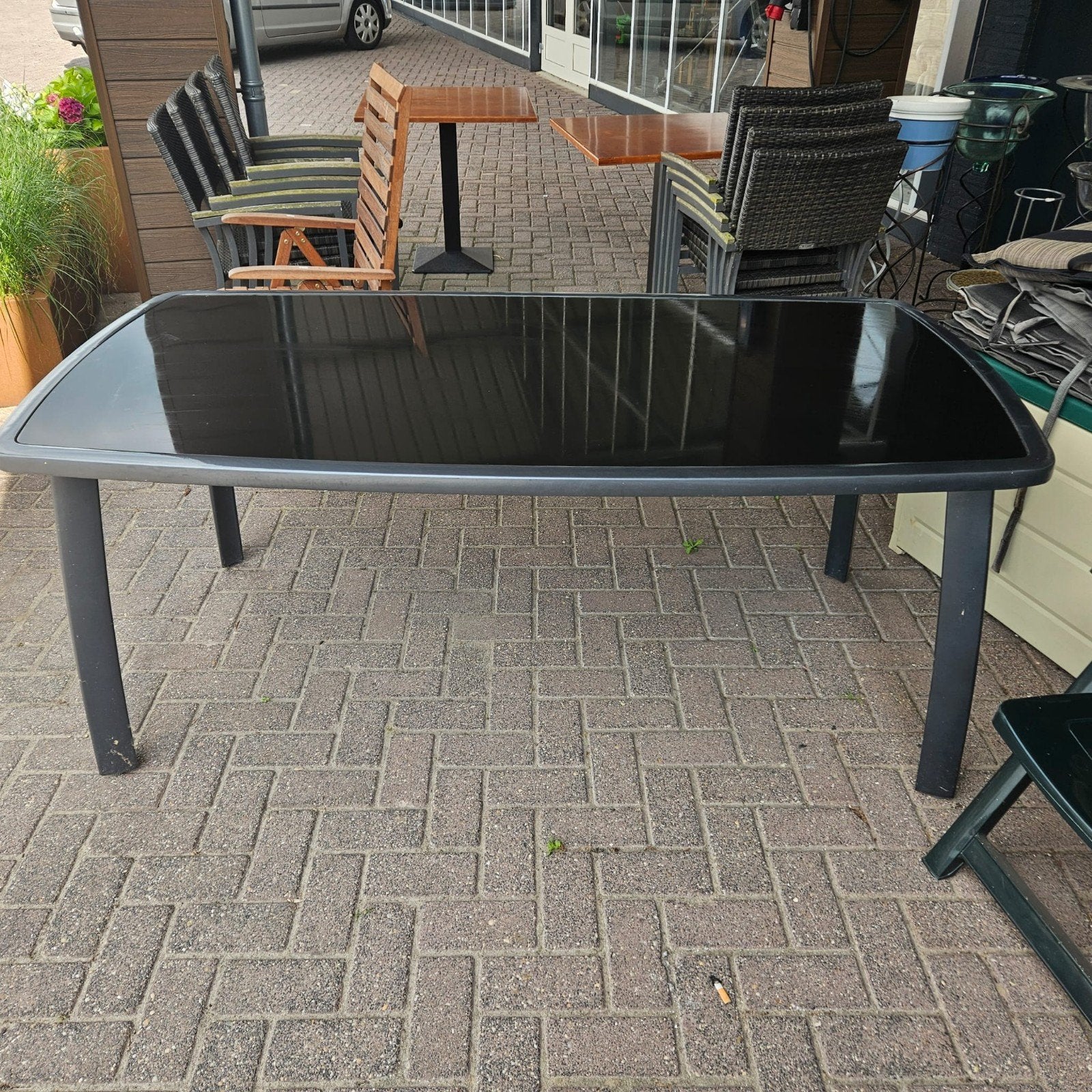 Moderne tuintafel met glazen blad - 180x95x75 cm, Tuin en Terras, Tuintafels, Gebruikt, Rechthoekig, Metaal, Ophalen