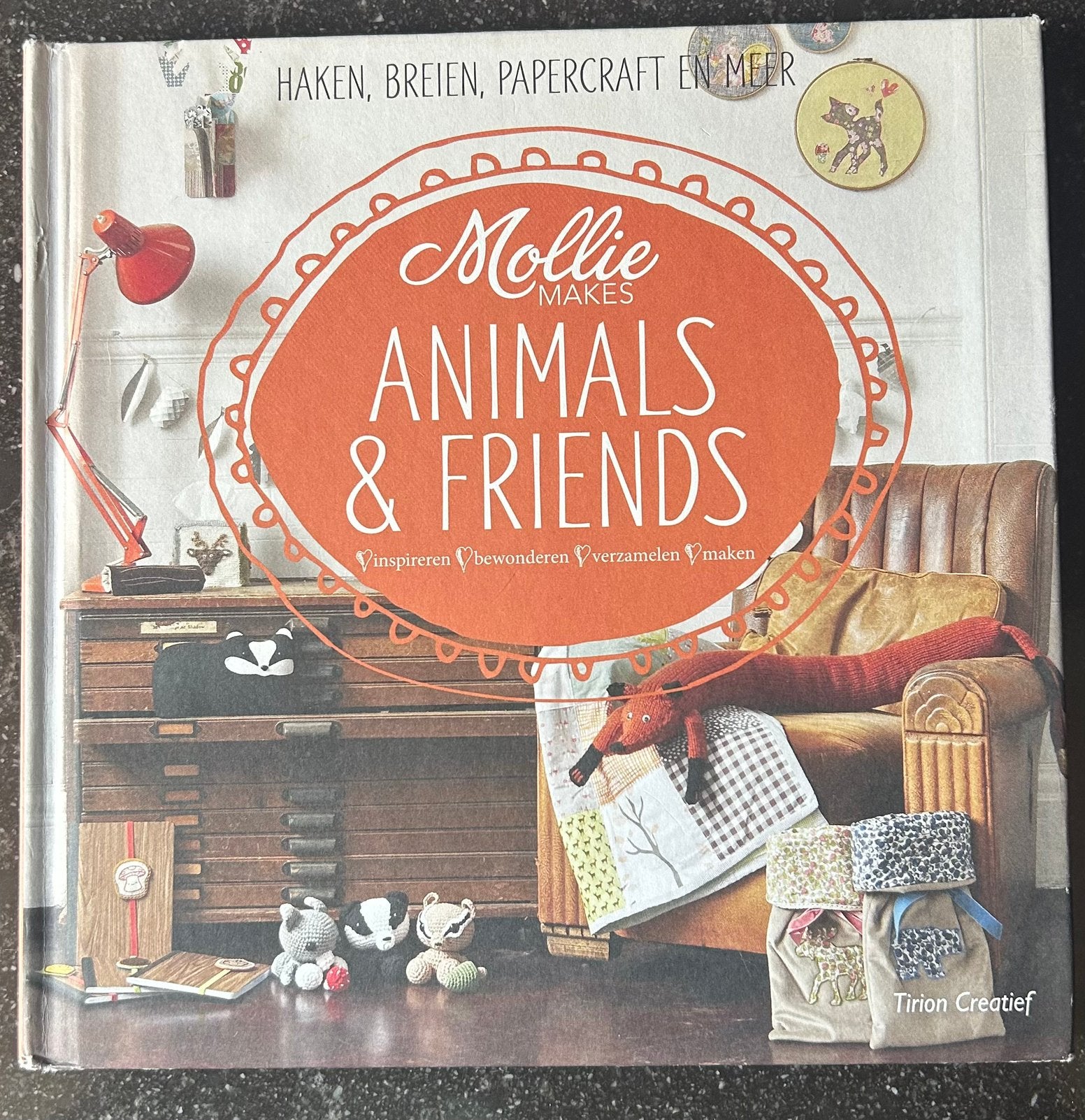 Mollie Makes - Animals & Friends - Tirion Creatief, Breien en Haken, Mollie Makes, Ophalen of Verzenden, Zo goed als nieuw