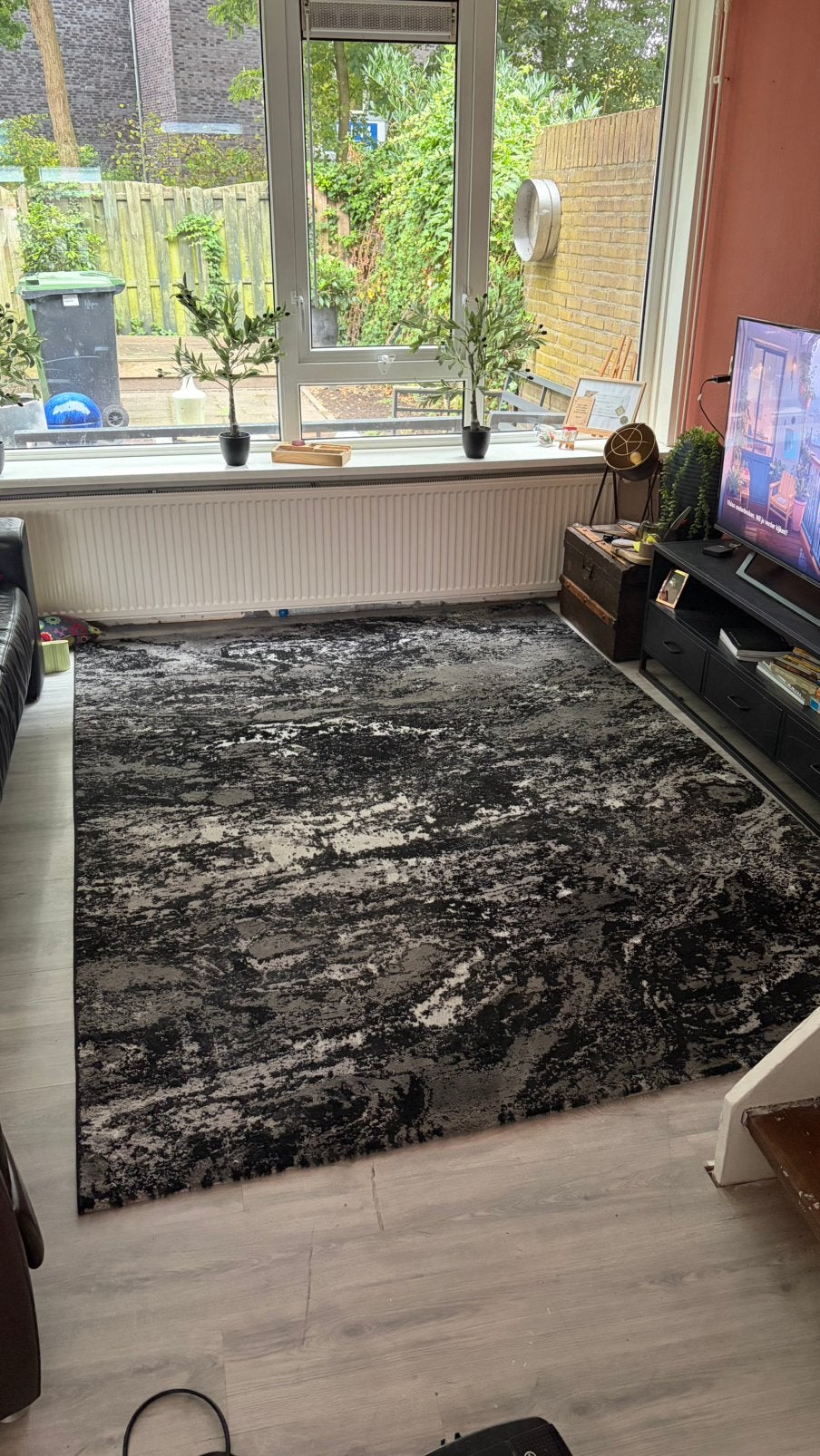 Mooi zwart/grijs vloerkleed, Ophalen, 200 cm of meer, Zo goed als nieuw, Grijs