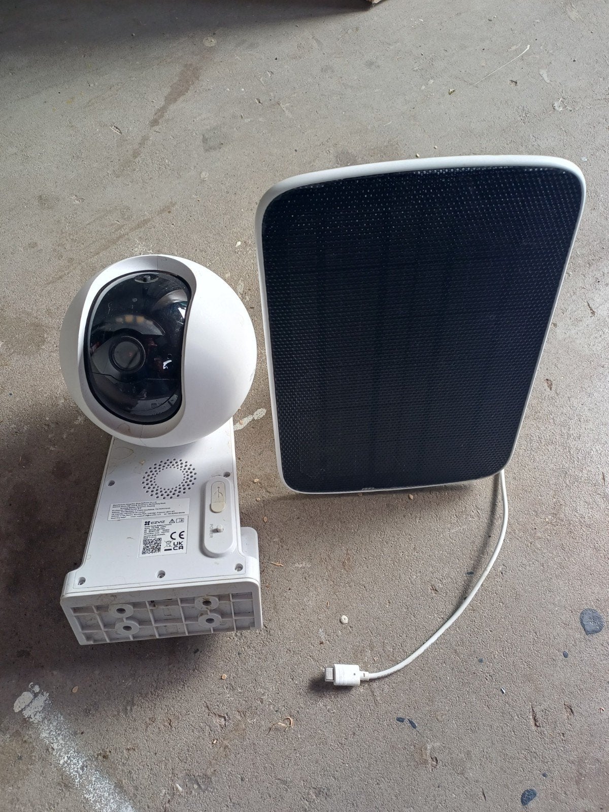 EZVIZ C8W Pro Smart Home Batterij Camera met Zonnepaneel, Ophalen of Verzenden