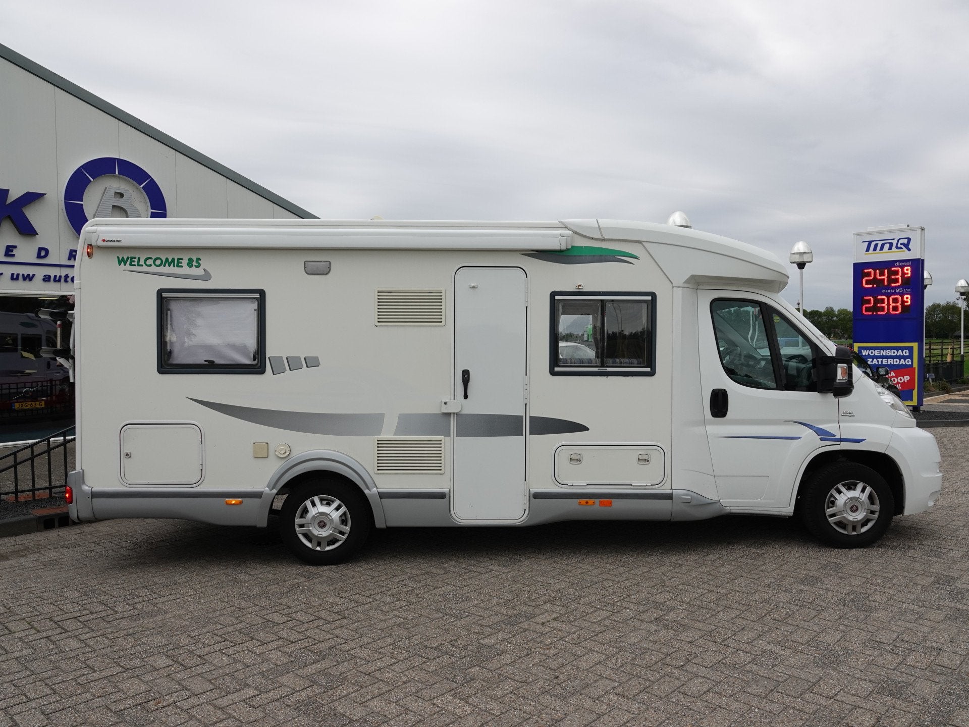 Chausson WELCOME 85 2.3 JTD 130PK FRANS BED | WC-DOUCHE | RU, Caravans en Kamperen, Ringverwarming, Van Camminghaweg 38
8822WD  ARUM, NL
