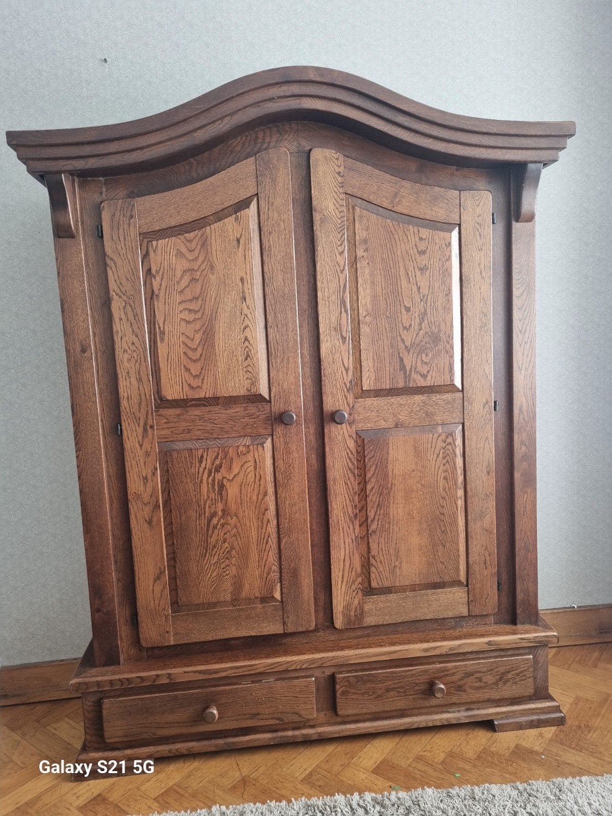 Donker eiken kast - Leuk op te knappen!, Huis en Inrichting, Kasten | Boekenkasten, Ophalen, Gebruikt, Met deur(en), 100 tot 150 cm