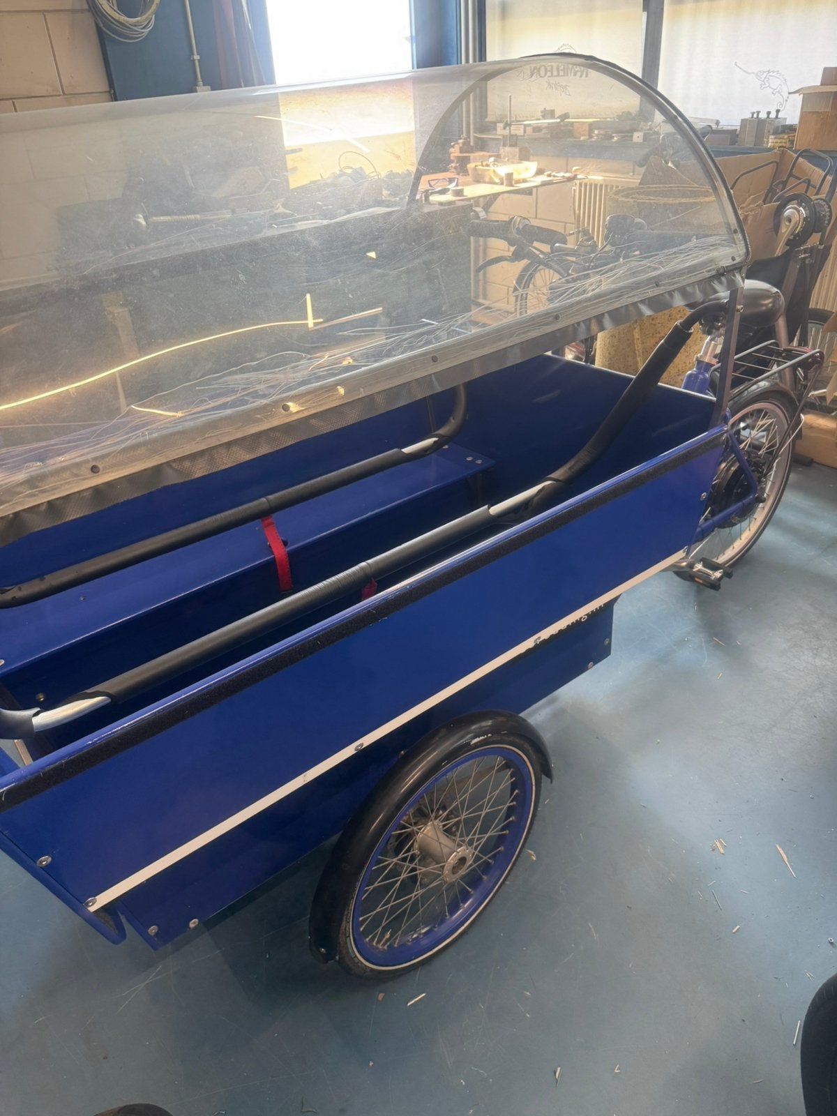 Redding elektrische bakfiets, Ophalen, Gebruikt, 4 kinderen of meer, Huif
