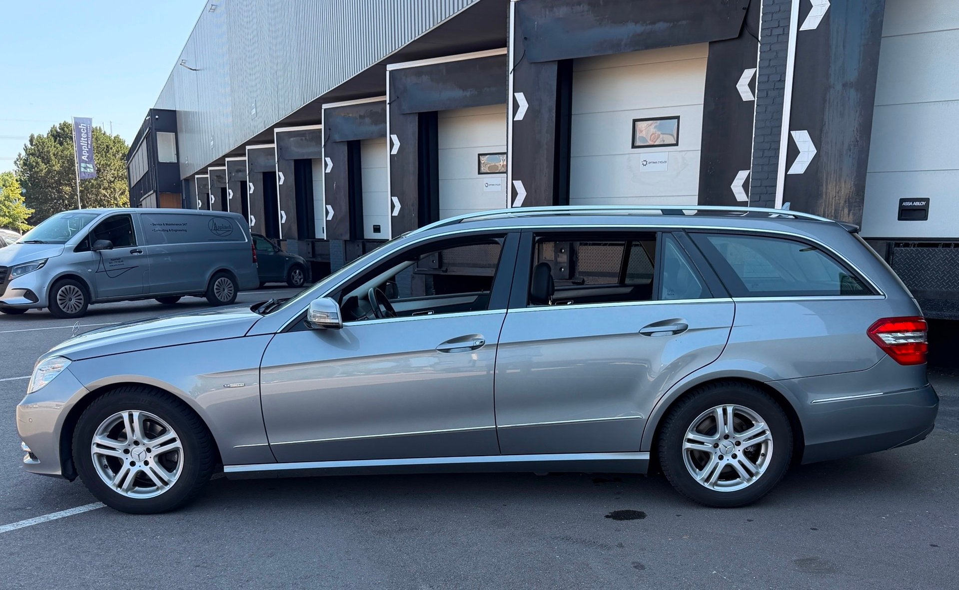 Mercedes-Benz E-klasse Estate 200 CDI Business Class Eleganc, Auto's, Mercedes-Benz, Euro 5, Gebruikt, Zwart, Leder en Stof