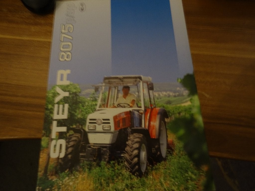 3X Steyr trekkers folders, Ophalen of Verzenden, Gelezen, Folder