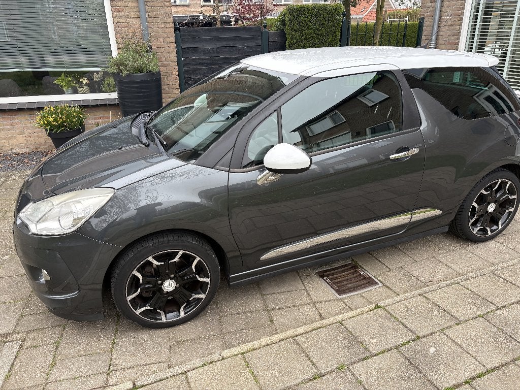 Citroën DS3 1.6 THP 2013 Grijs, Auto's, Voorwielaandrijving, Stof, Zwart, Handgeschakeld