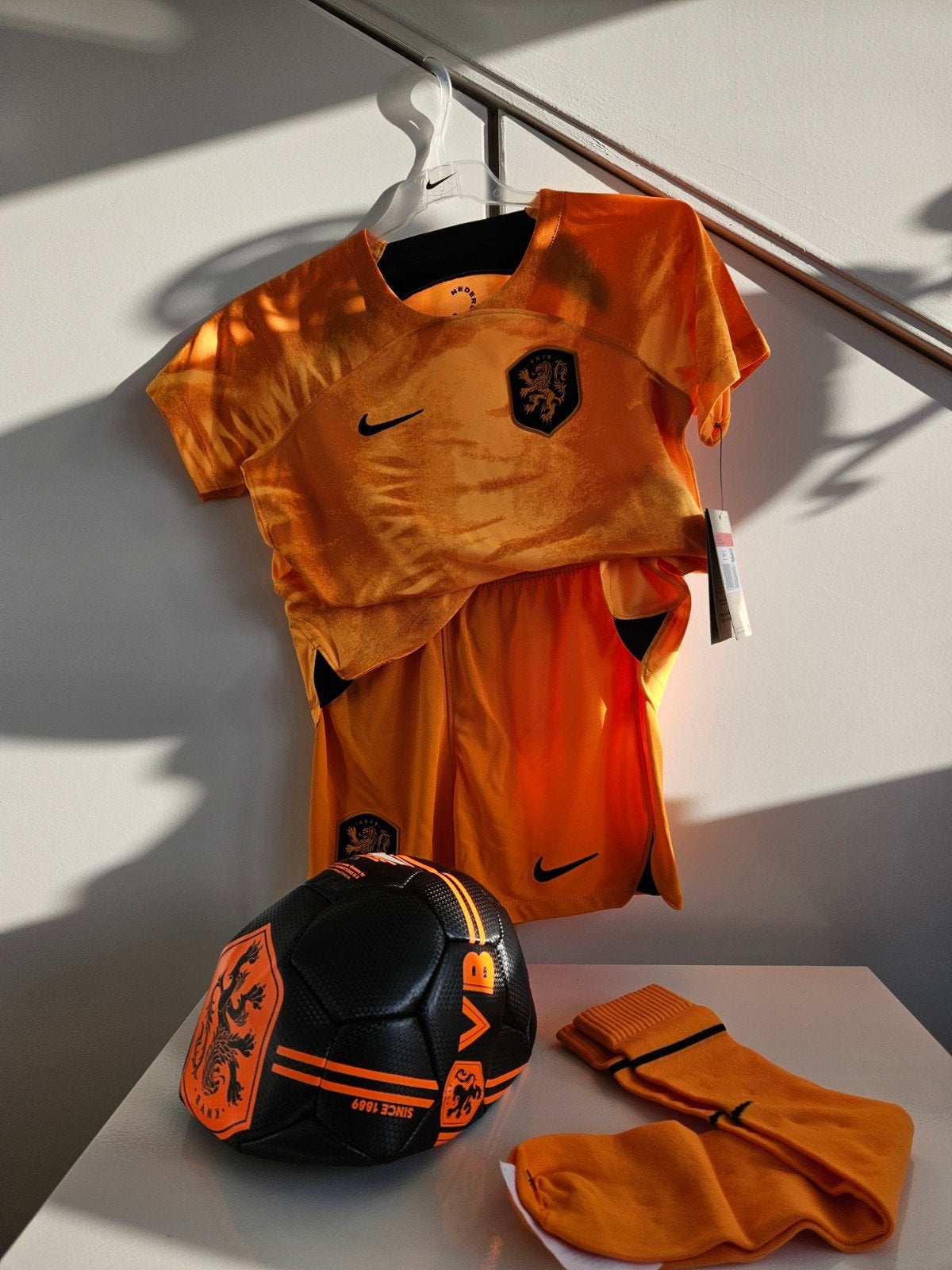 Nike Voetbaltenue Kind Oranje Compleet met Bal, Sport en Fitness, Voetbal, Ophalen of Verzenden, Nieuw, Set