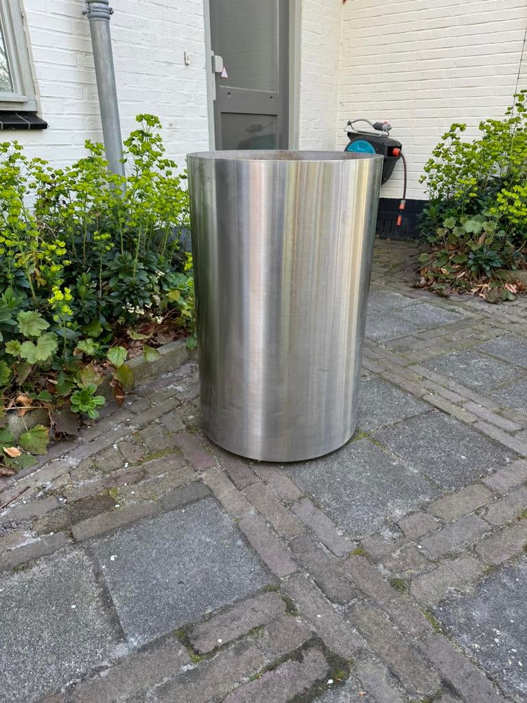 Grote design RVS ronde plantenbak met wieltjes (superline), Ophalen, Zo goed als nieuw, Rond, Metaal