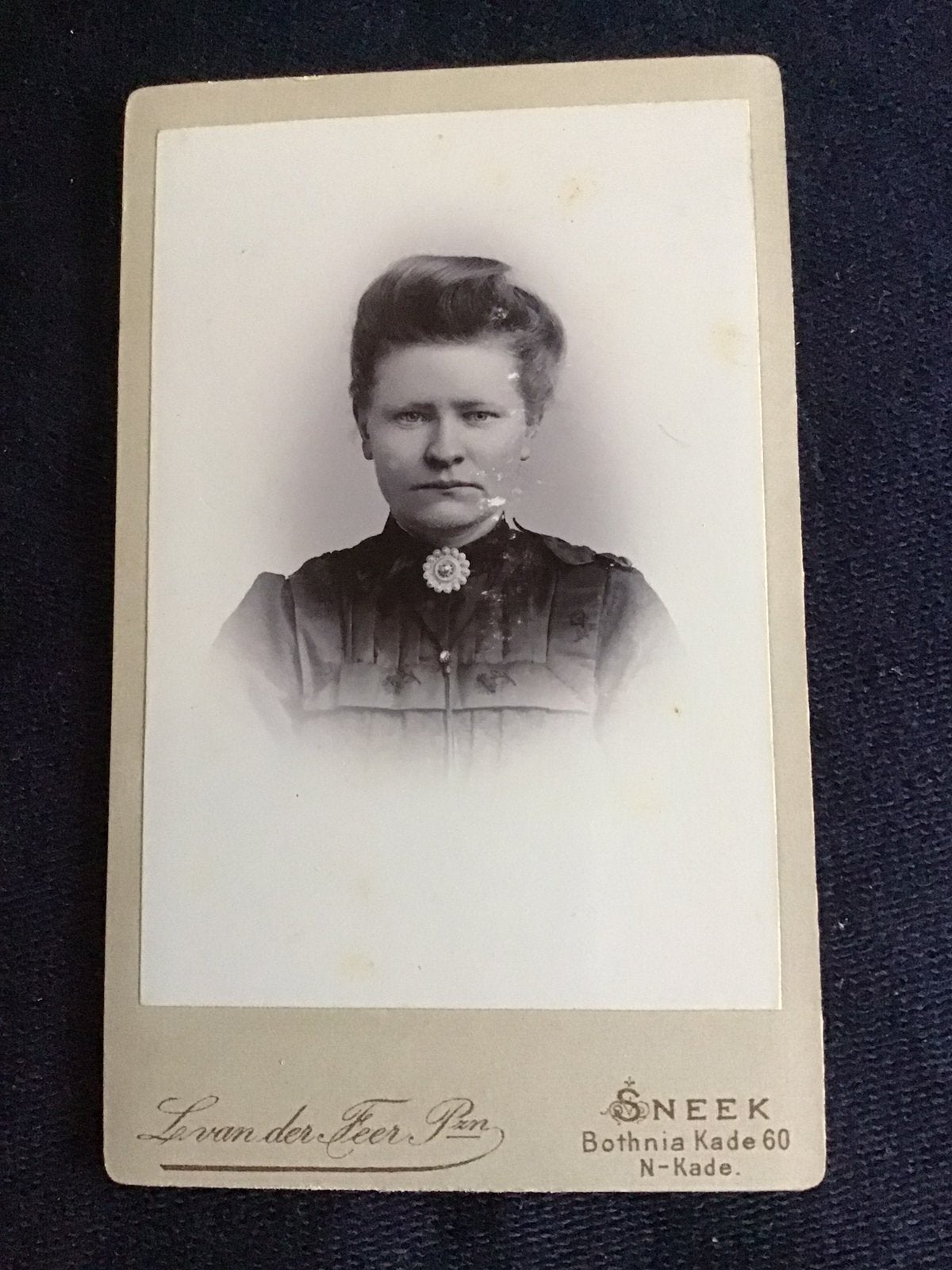 CDV, Vrouw, L. VAN DER FEER & ZN, SNEEK, Carte de Visite 3, Verzamelen, Verzenden, Voor 1940, Gebruikt, Foto