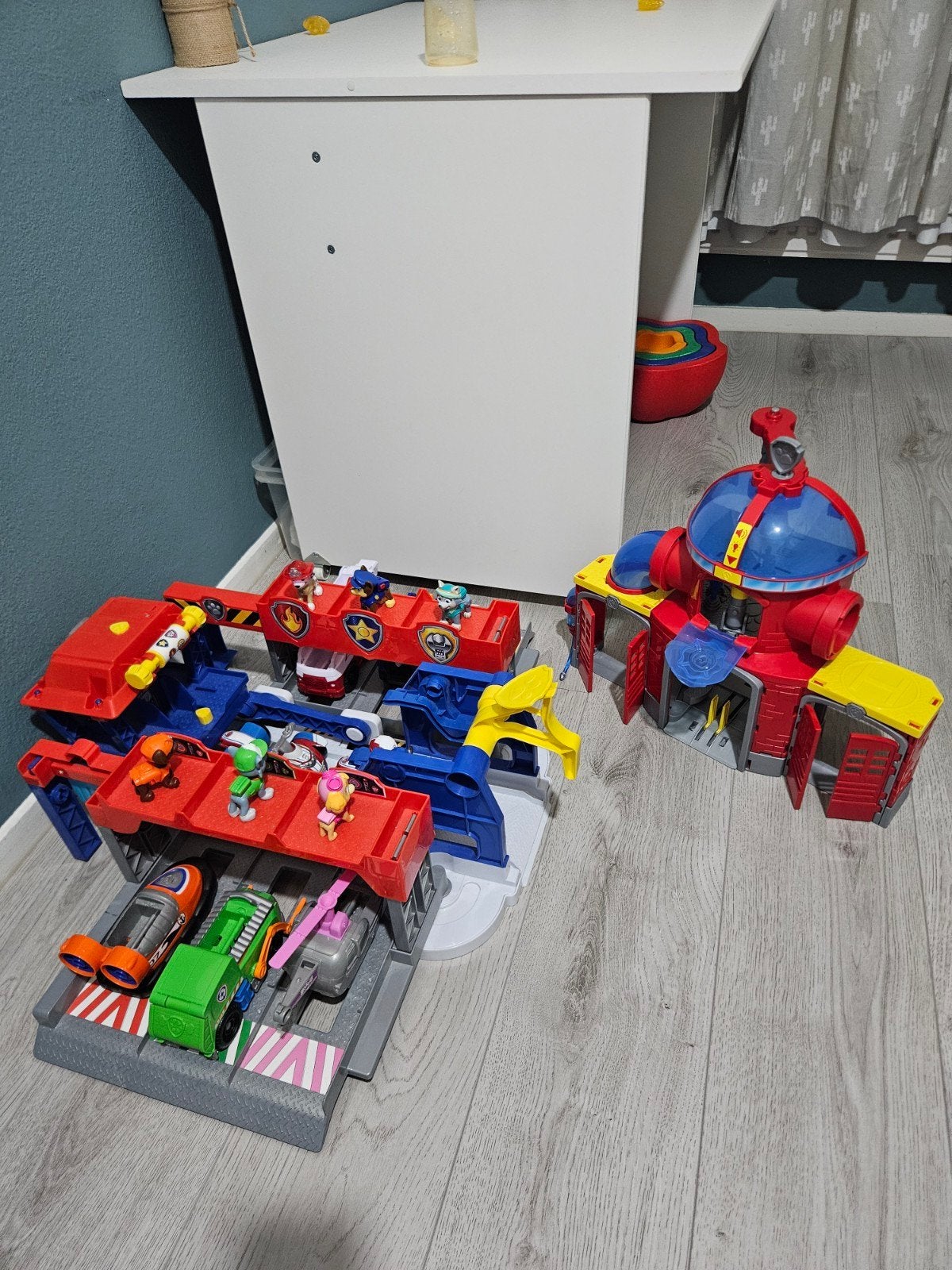Paw patrol garage, brandweerkazerne en pups met voertuig, Ophalen