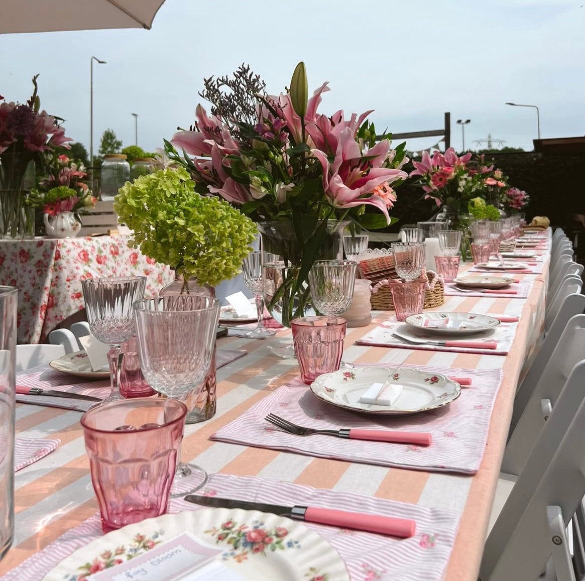 Roze feest tafel-dekking, bekleding, Ophalen, Zo goed als nieuw, Glas, Overige stijlen