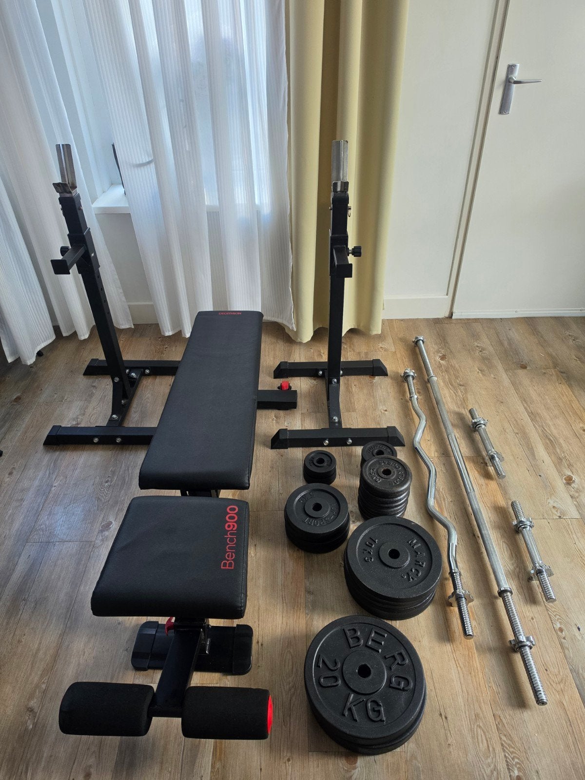 complete fitness set, 129kg gewichten, bankje, halterstang
H, Ophalen, Fitnessbank