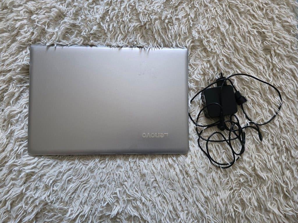 Zilverkleurige Lenovo IdeaPad laptop inclusief oplader, Computers en Software, Windows Laptops, Gebruikt, 15 inch, 8 GB, Ophalen of Verzenden