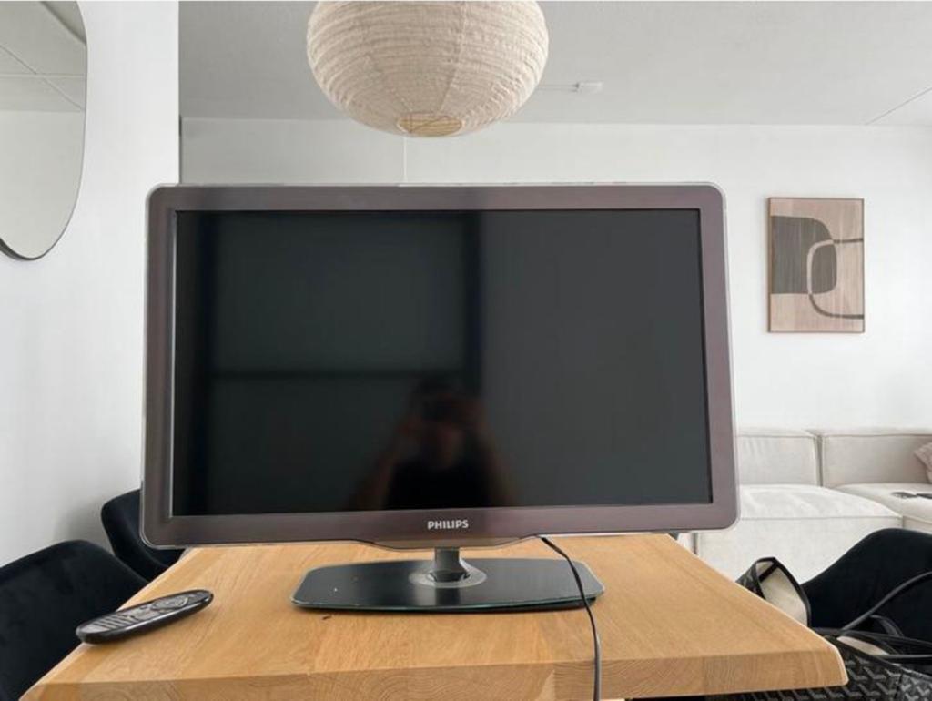 Philips TV 32 inch Full HD LCD met afstandsbediening, Ophalen, Philips, Gebruikt, 50 Hz