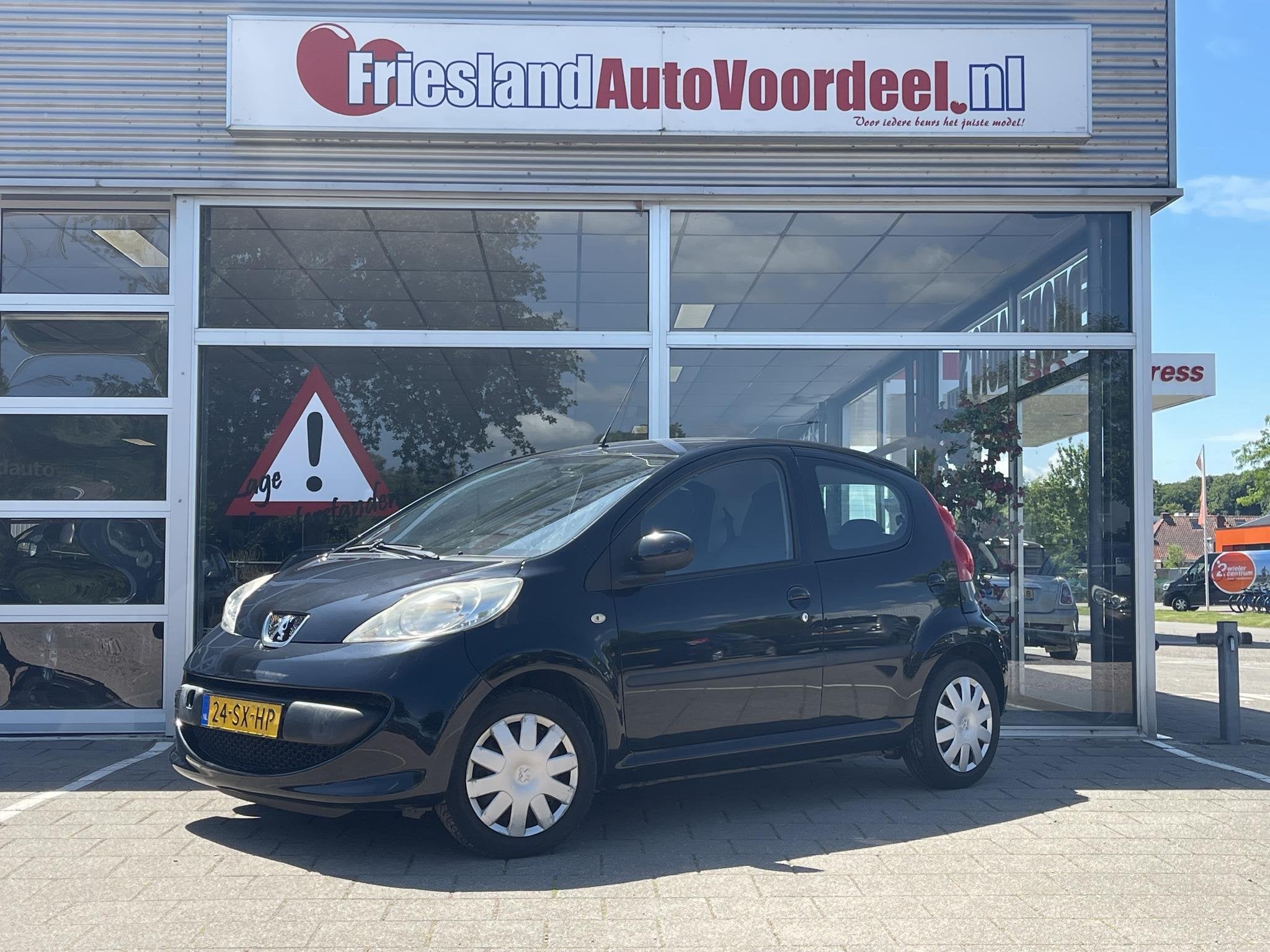 Peugeot 107 1.0-12V XS /5 drs/ centrale vergrendeling/1e eig, Auto's, Peugeot, Voorwielaandrijving, Stof, Gebruikt, Met garantie (alle)