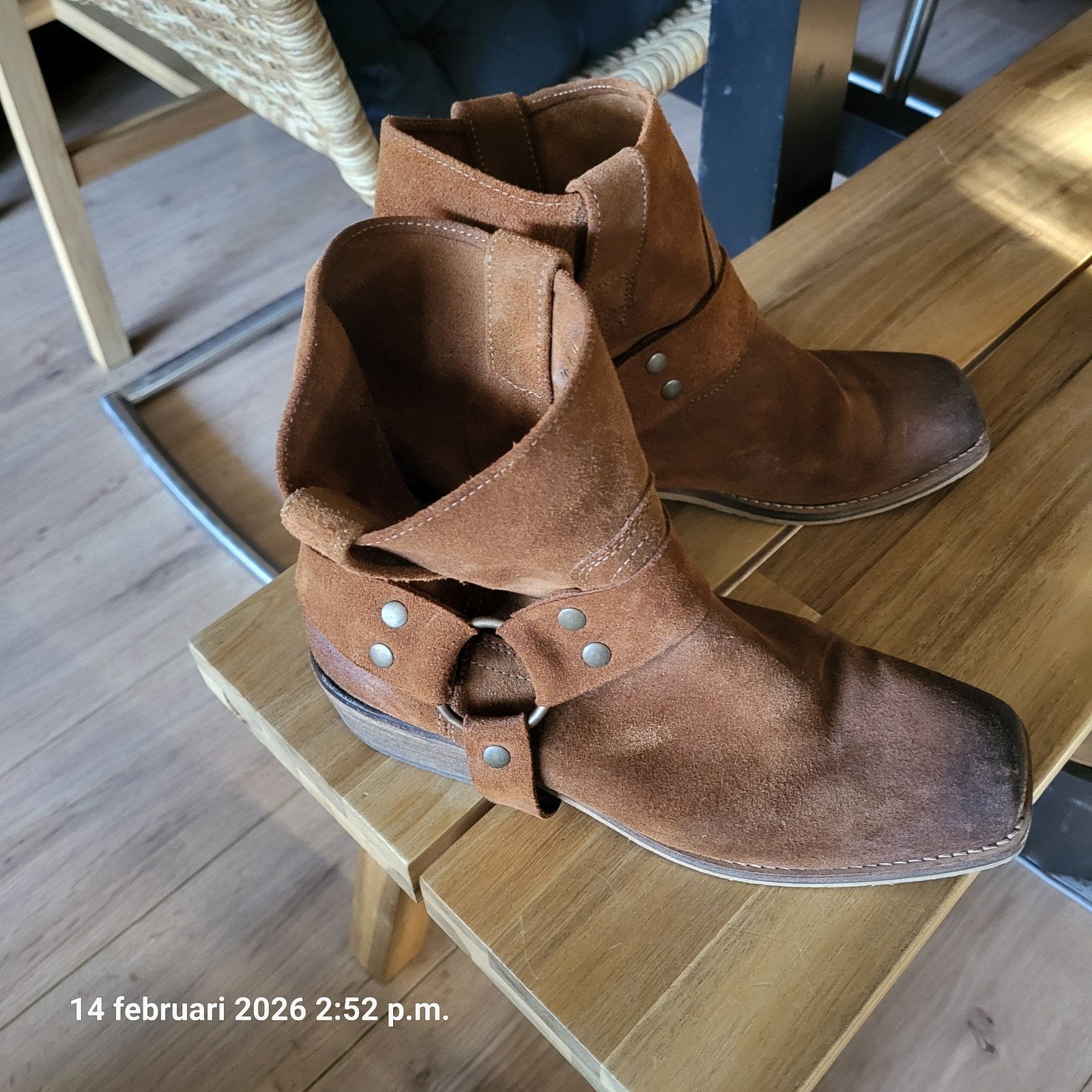 Bruine dameslaarsen, Ophalen, Zo goed als nieuw, Bruin