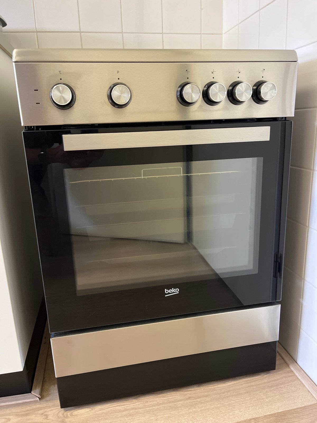 Beko FSM67010DX Vrijstaand Fornuis met Oven, Witgoed en Apparatuur, Ovens, Ophalen, Gebruikt, Oven, Hete lucht