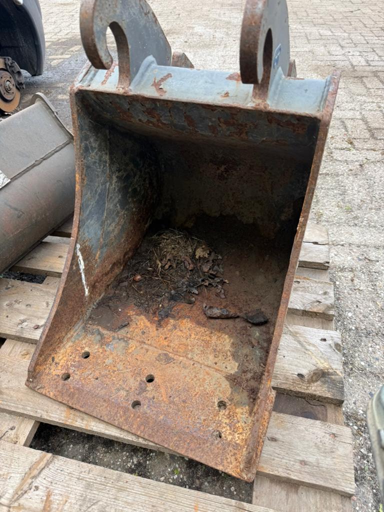 2x CW05 kraanbak / graafbak – Cangini & GP Equipment, Ophalen