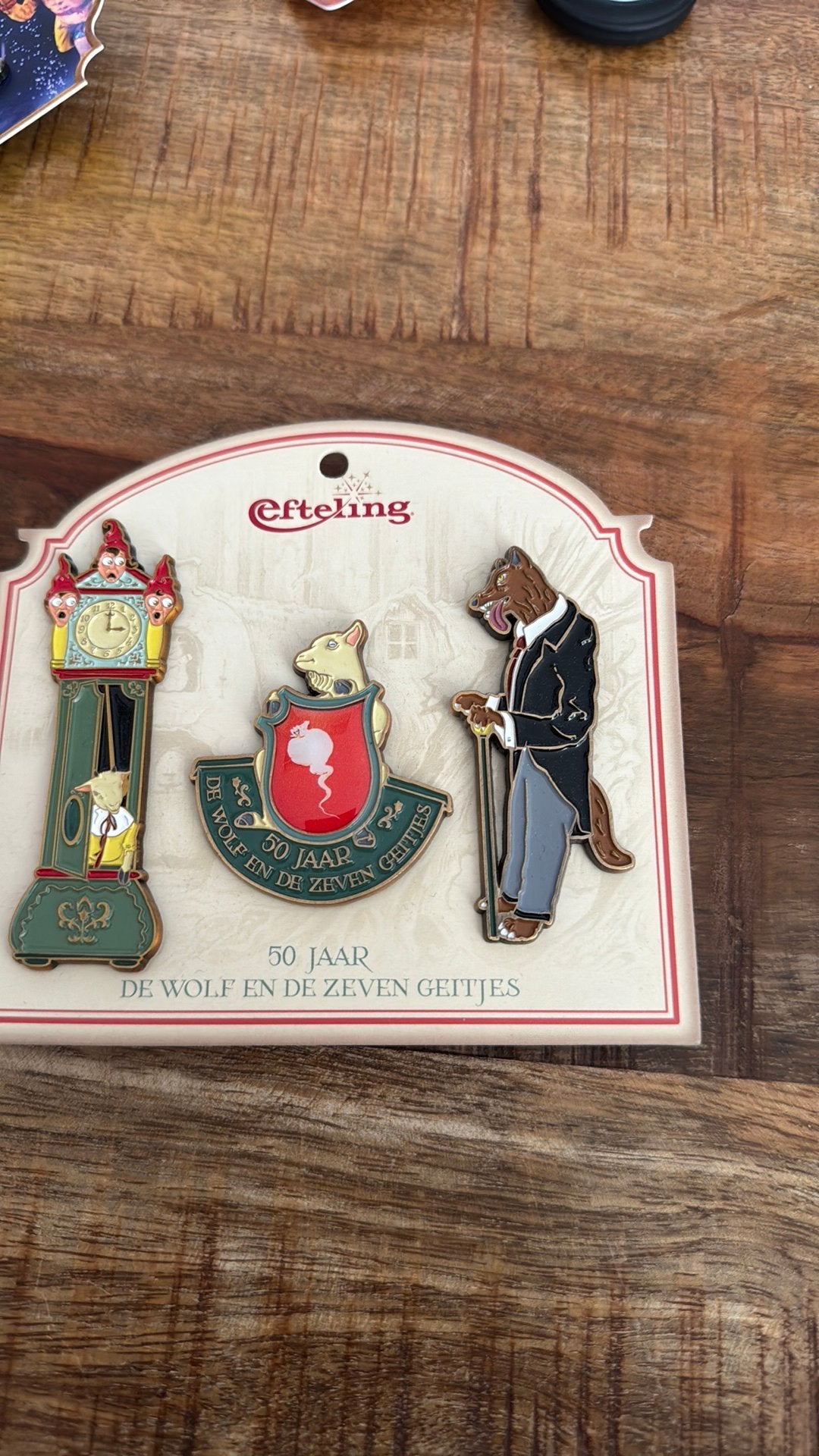 Efteling De Wolf en de Zeven Geitjes Pins - 50 Jaar, Verzamelen, Efteling, Ophalen of Verzenden, Nieuw, Button of Speldje